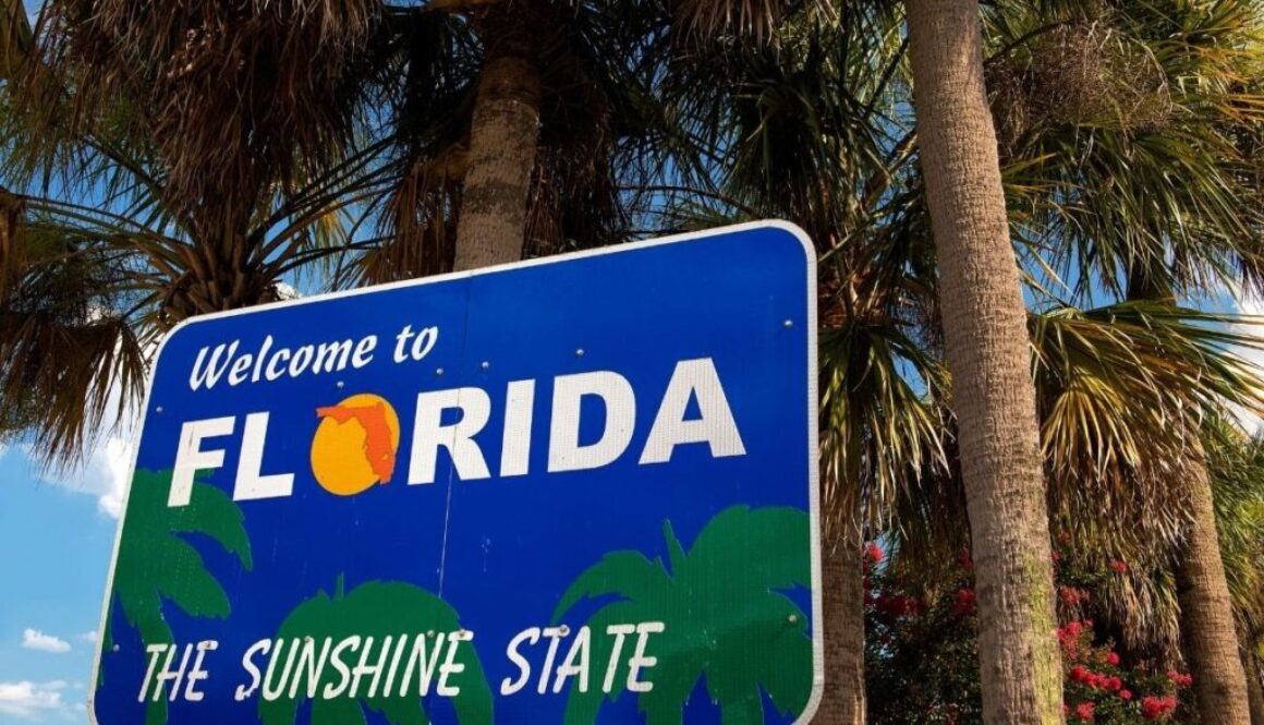 The state sign welcoming you to Florida for a family vacation.