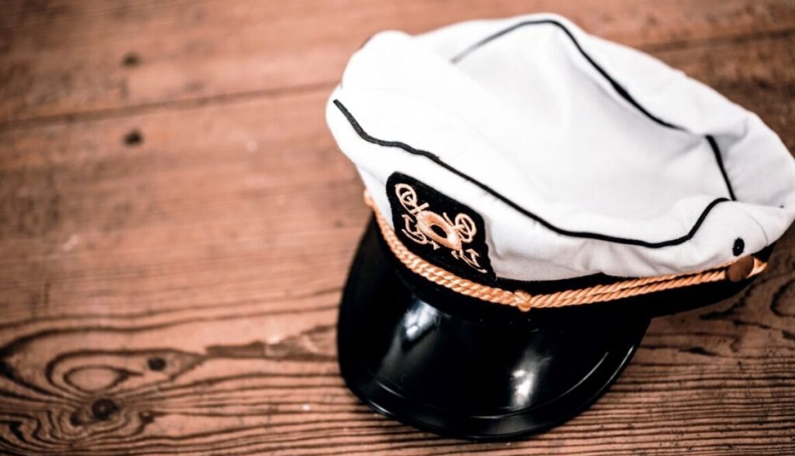 An example of a captain's sailing hat.