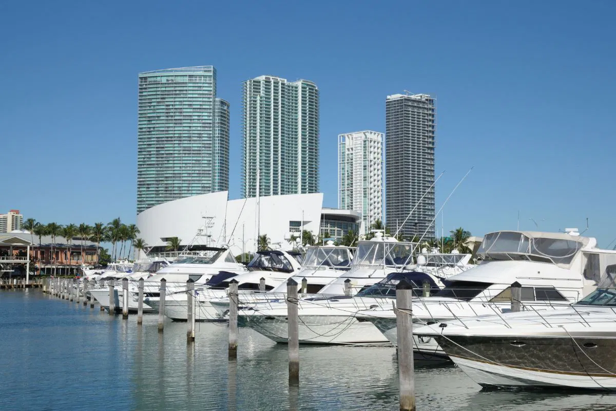 several yachts stationed in one of the best liveaboard marinas in florida