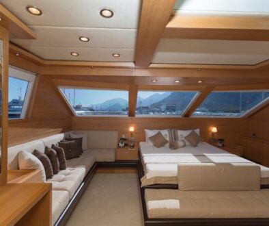 A luxurious room on a boat where customers can comfortably sleep on a boat.