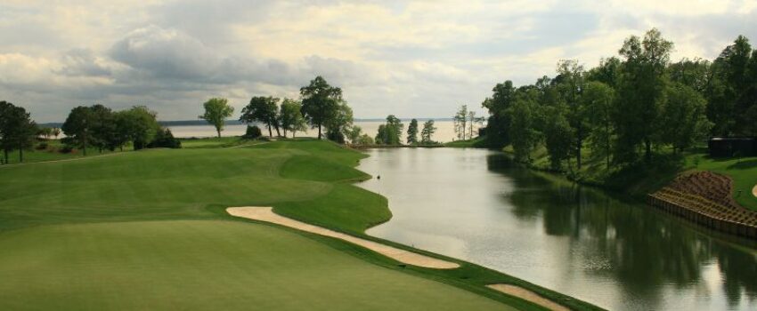 If you’re into golf, Williamsburg is an excellent golf destination.