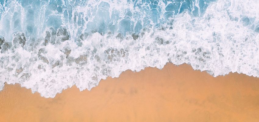 The sea has calm waves.