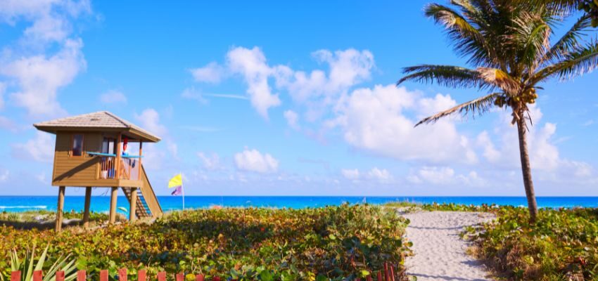 Delray Seaside is a warm and friendly beach town in Palm Beach County. The town is often referred to as a "hidden gem," boasting a city-like vibe.
