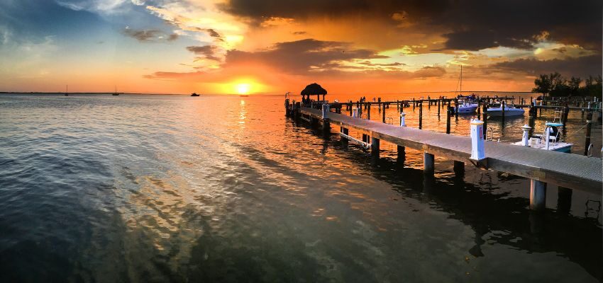 Key Largo is known as the "Dive Capital of the World". It's also the first of the stunning Florida Keys. Key Largo is a great destination for a family holiday.