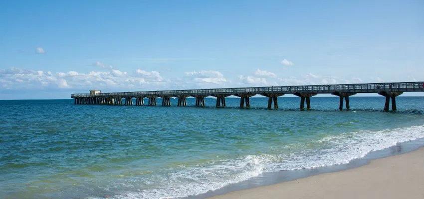 south-florida-beaches1 Amazing view of a pier in one of the South Florida beaches