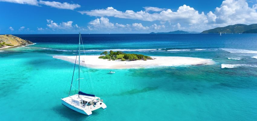A catamaran charter has the advantage of being able to sail in any water depth.